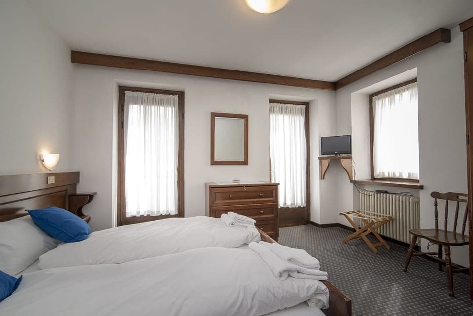 In-room safe, desk, free WiFi, bed sheets