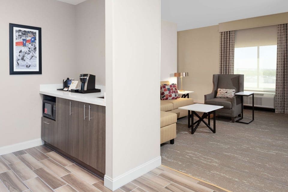 32-inch flat-screen TV with cable channels, TV