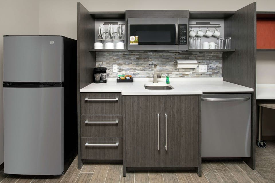 Fridge, microwave, dishwasher, coffee/tea maker