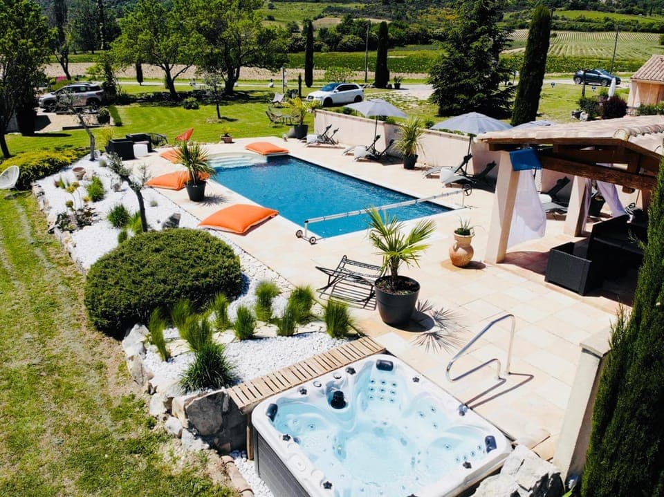 Seasonal outdoor pool, pool umbrellas, sun loungers