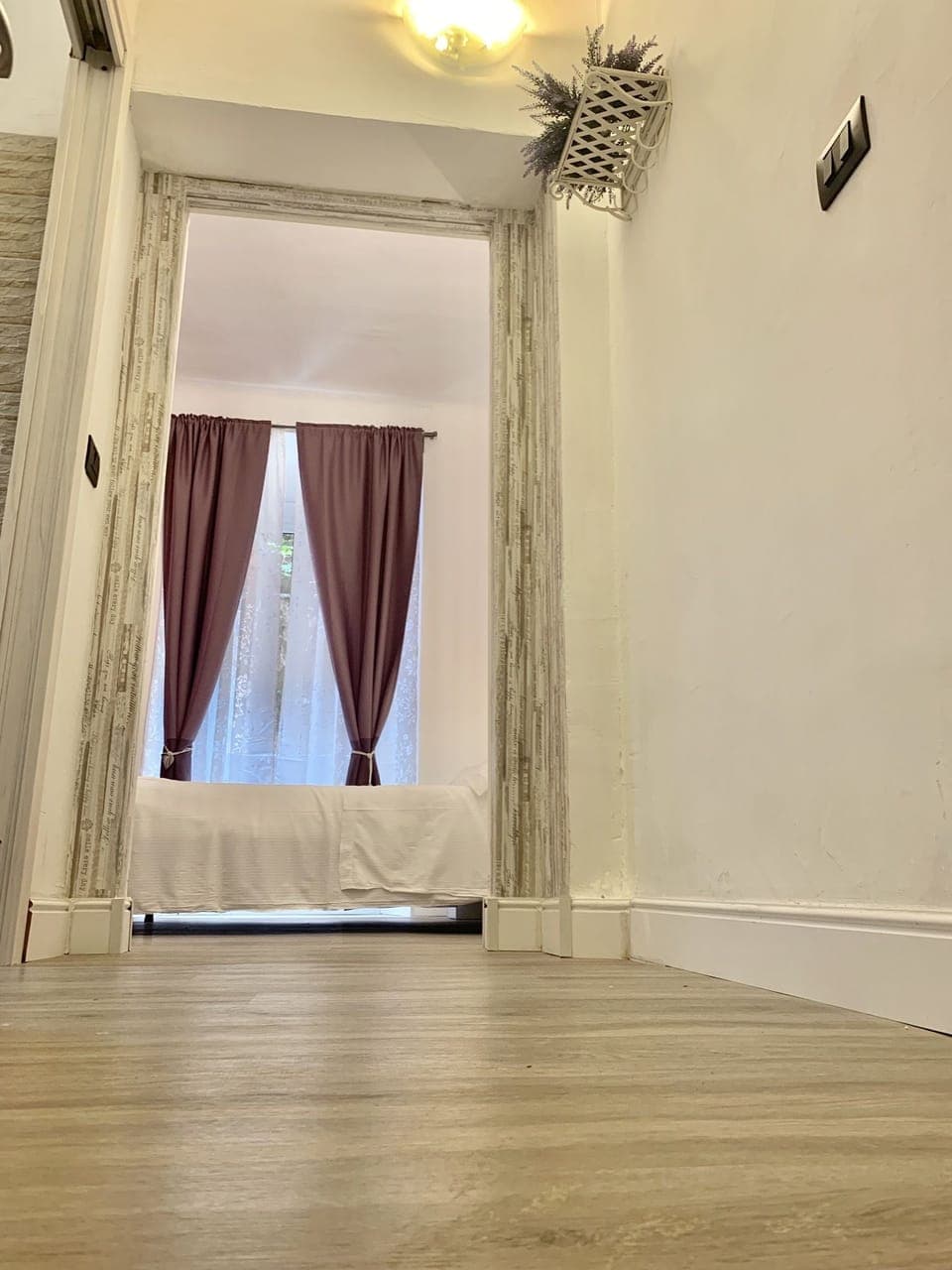 Shower, rainfall showerhead, free toiletries, hair dryer