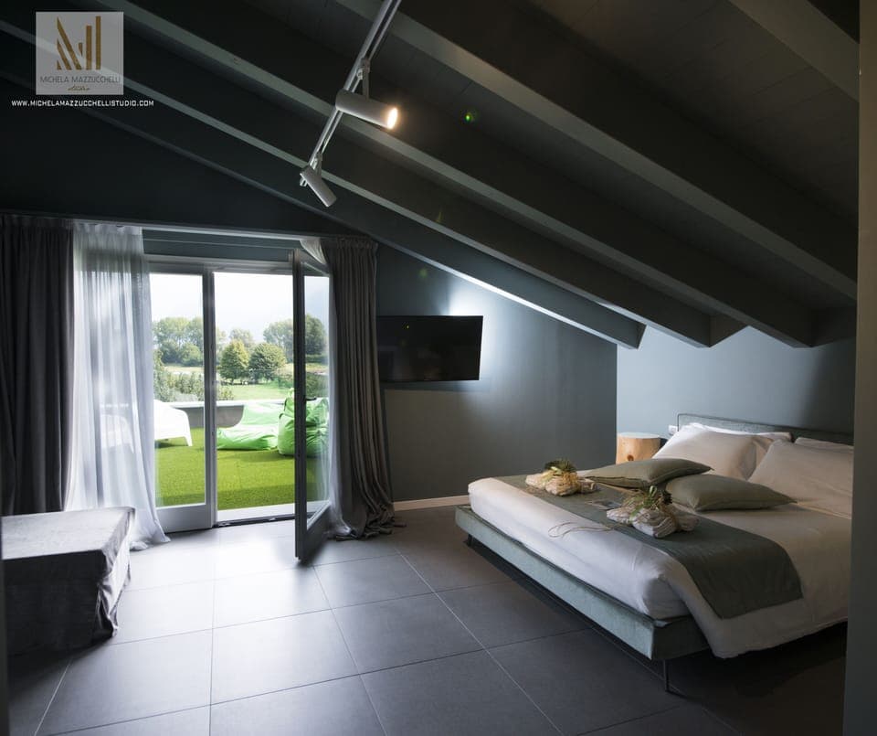 Luxury Suite, 1 Queen Bed, Non Smoking, Mountain View | Premium bedding, minibar, soundproofing, free WiFi