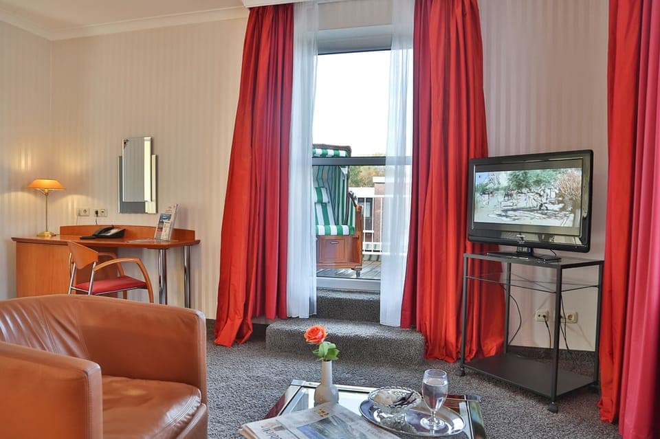 Basic Double Room | Bathroom | Shower, hair dryer, towels, soap