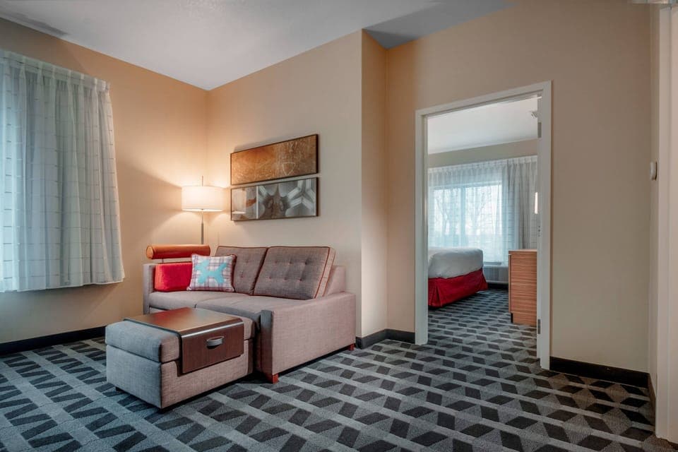 Premium bedding, down comforters, desk, laptop workspace