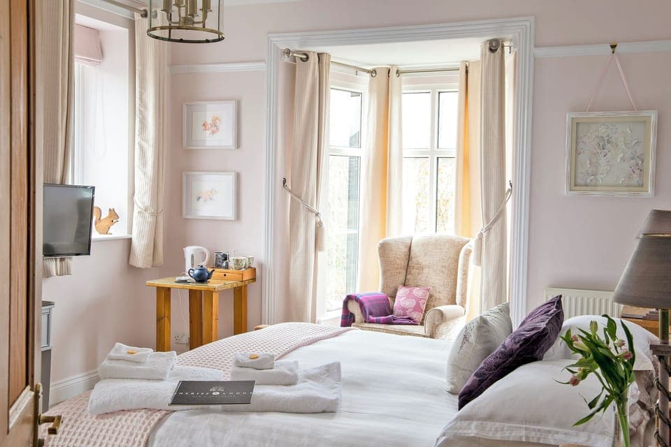 Double Room, Private Bathroom (The Dray) | 1 bedroom, iron/ironing board, free WiFi