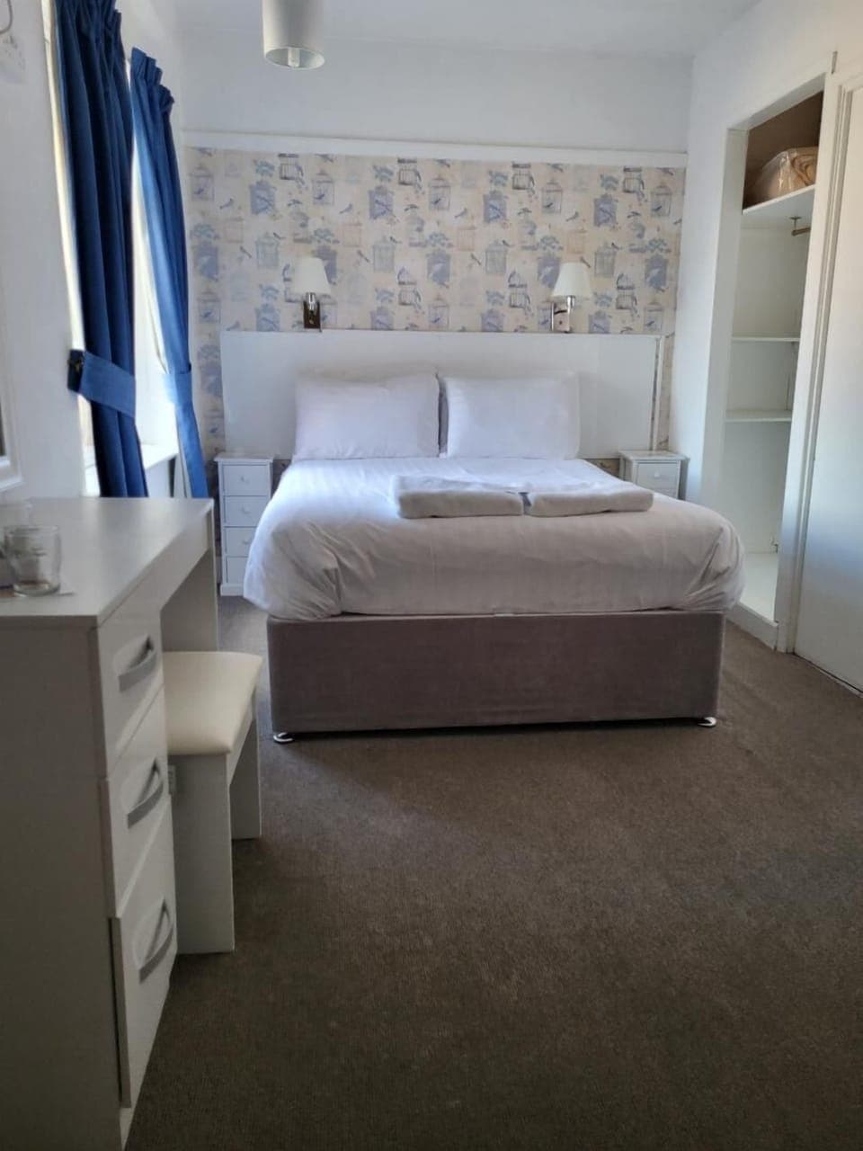 Basic Double Room, Ensuite | Free WiFi, bed sheets, wheelchair access