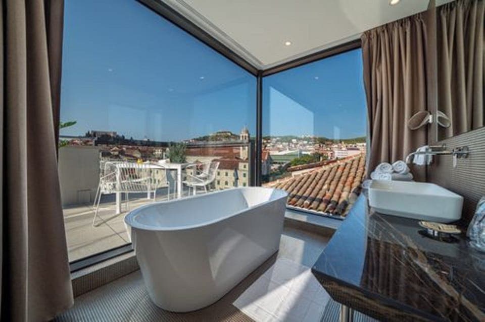 Presidential Suite, 2 Bedrooms, Sea View | Bathroom | Shower, free toiletries, hair dryer, slippers