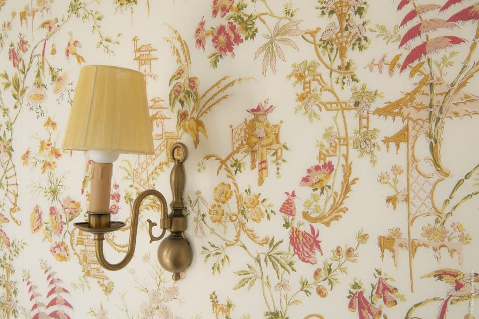 Romantic Room | Individually decorated, individually furnished, iron/ironing board