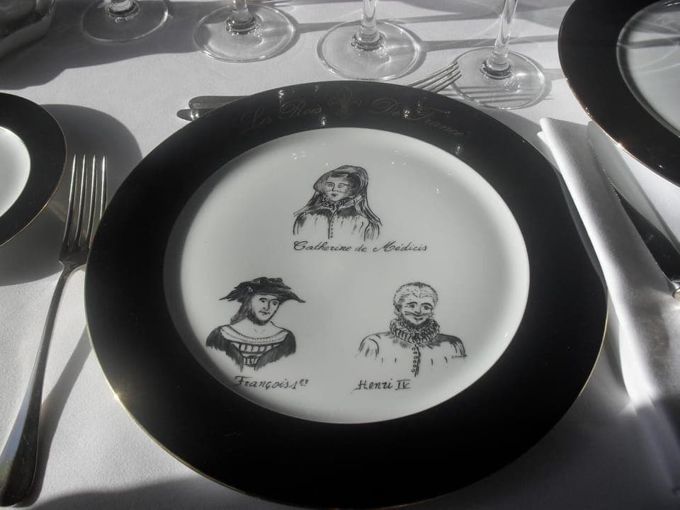 Lunch and dinner served, local cuisine