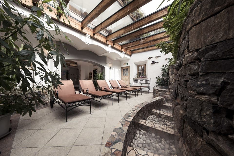 Sauna, body treatments, body wraps, body scrubs, facials