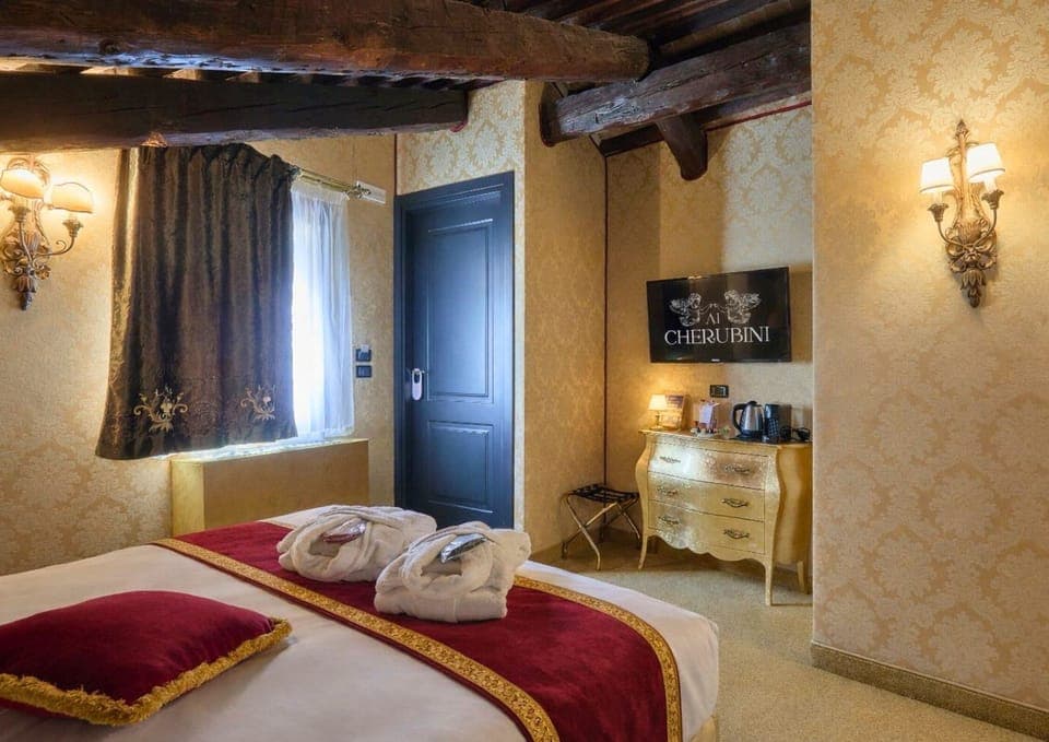 Standard Double Room | Hypo-allergenic bedding, in-room safe, soundproofing, free WiFi