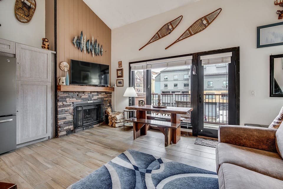 Standard Condo, 1 Bedroom, Fireplace, Mountain View | Iron/ironing board, free WiFi, bed sheets, alarm clocks