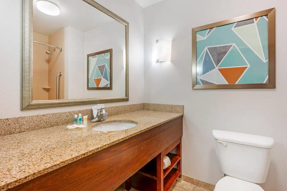 Suite, Non Smoking | Premium bedding, pillowtop beds, in-room safe, desk