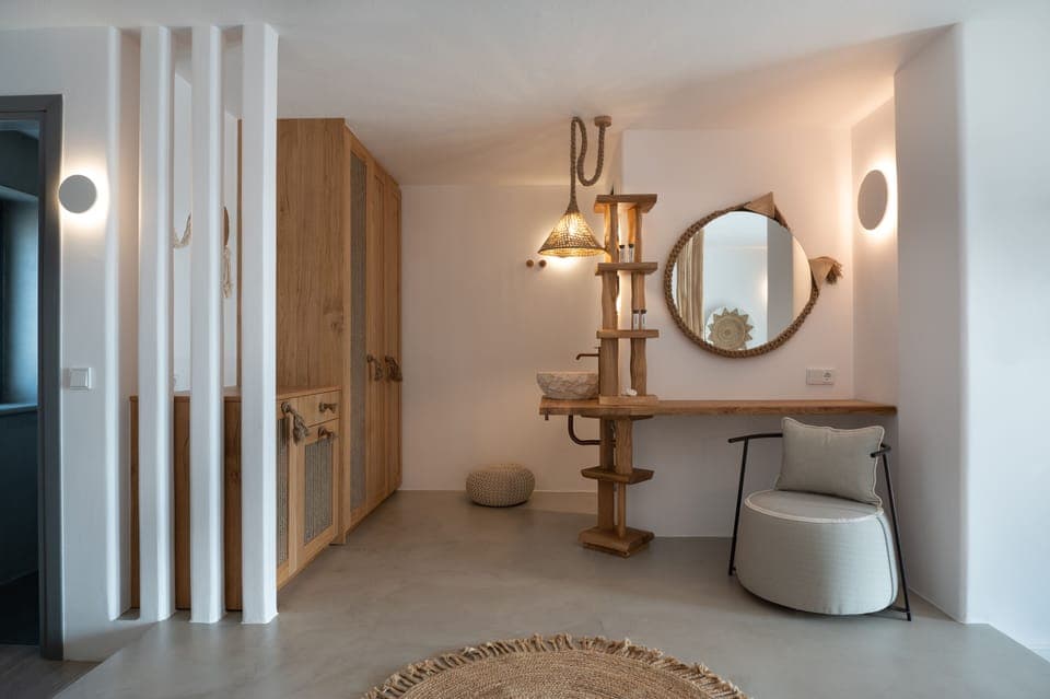 Junior Suite with plunge pool | Minibar, in-room safe, desk, soundproofing