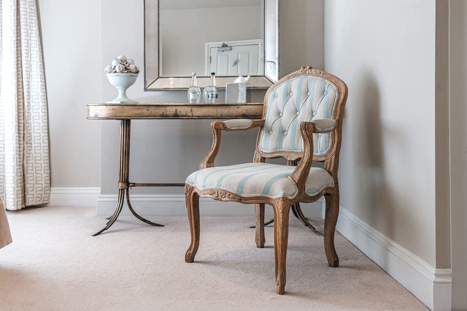 Luxury Double Room | Living area | Flat-screen TV