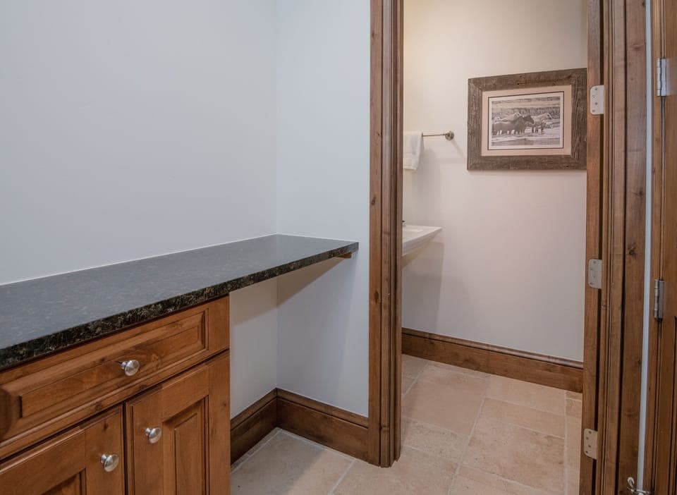 Condo, 5 Bedrooms | Bathroom | Hair dryer, towels, shampoo