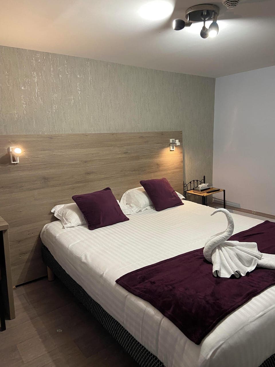 Double Room | Desk, blackout drapes, soundproofing, free WiFi