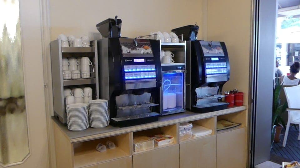 Breakfast and dinner served, local cuisine