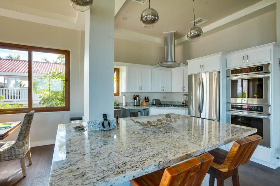 Luxury House, 4 Bedrooms, Private Pool, Lakeside | Living area | Flat-screen TV, DVD player