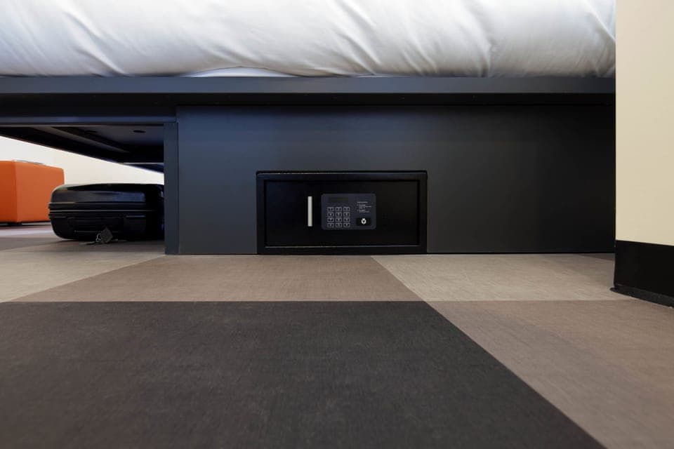 Superior Double Room | Laptop workspace, iron/ironing board, free WiFi, bed sheets