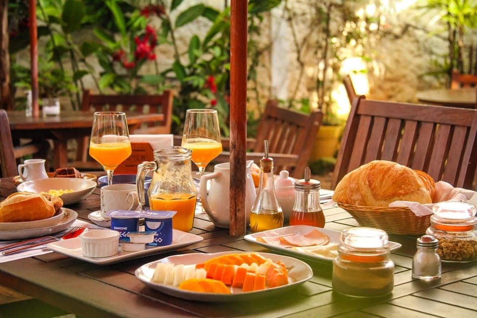 Breakfast, lunch and dinner served