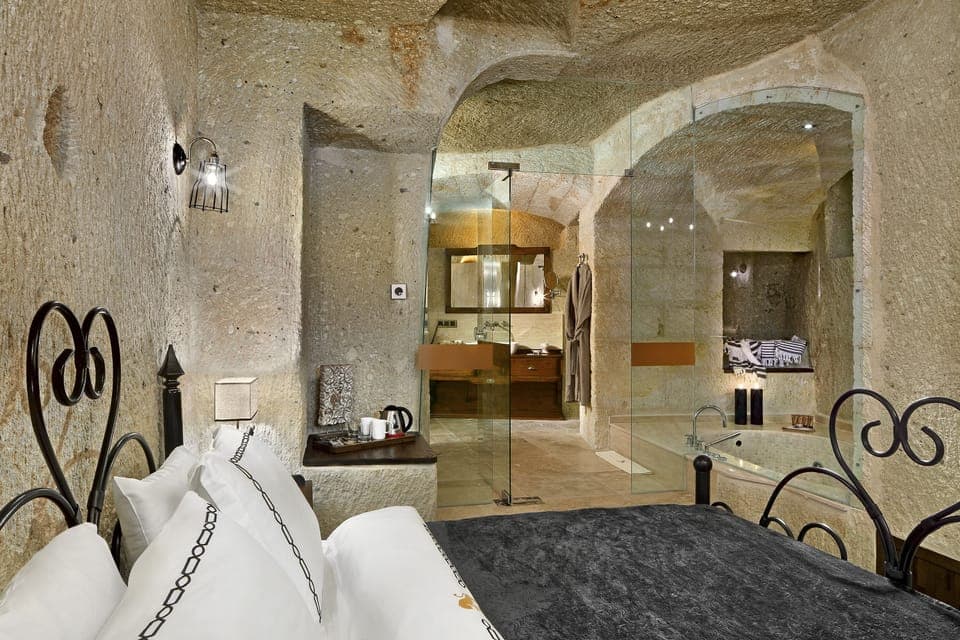 Egyptian cotton sheets, premium bedding, down comforters, minibar