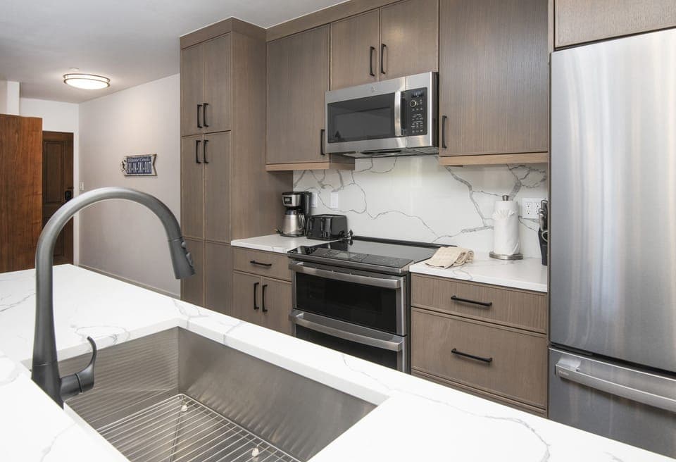 Condo, 1 Bedroom | Private kitchen | Fridge, microwave, dishwasher, coffee/tea maker