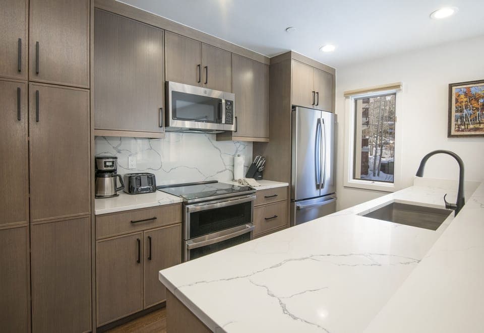 Condo, 1 Bedroom | Private kitchen | Fridge, microwave, dishwasher, coffee/tea maker