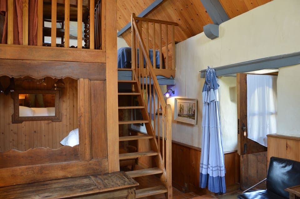 Family Room (Basse) | Desk, iron/ironing board, free WiFi, bed sheets