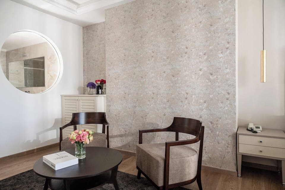 Minibar, in-room safe, desk, laptop workspace