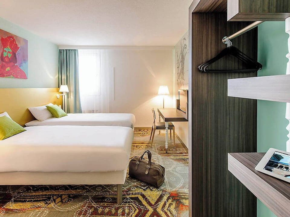 Comfort Double Room, 2 Twin Beds | Desk, laptop workspace, blackout drapes, soundproofing