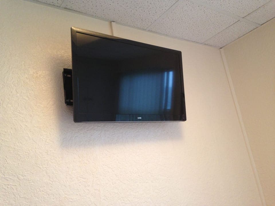 Blackout drapes, soundproofing, iron/ironing board, free WiFi