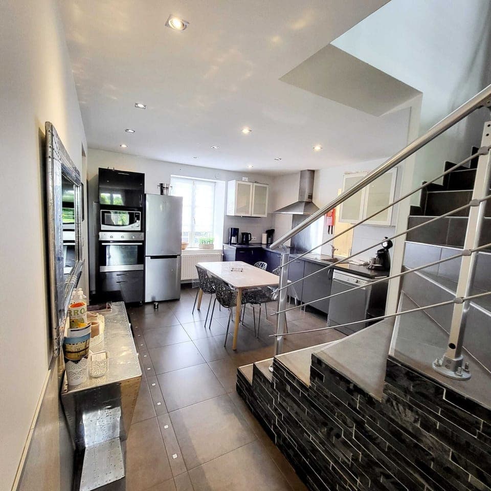 Comfort House, 3 Bedrooms | Private kitchen | Full-size fridge, microwave, oven, stovetop