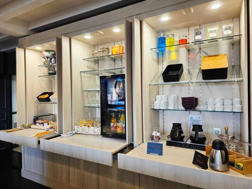 Daily buffet breakfast (EUR 14 per person)