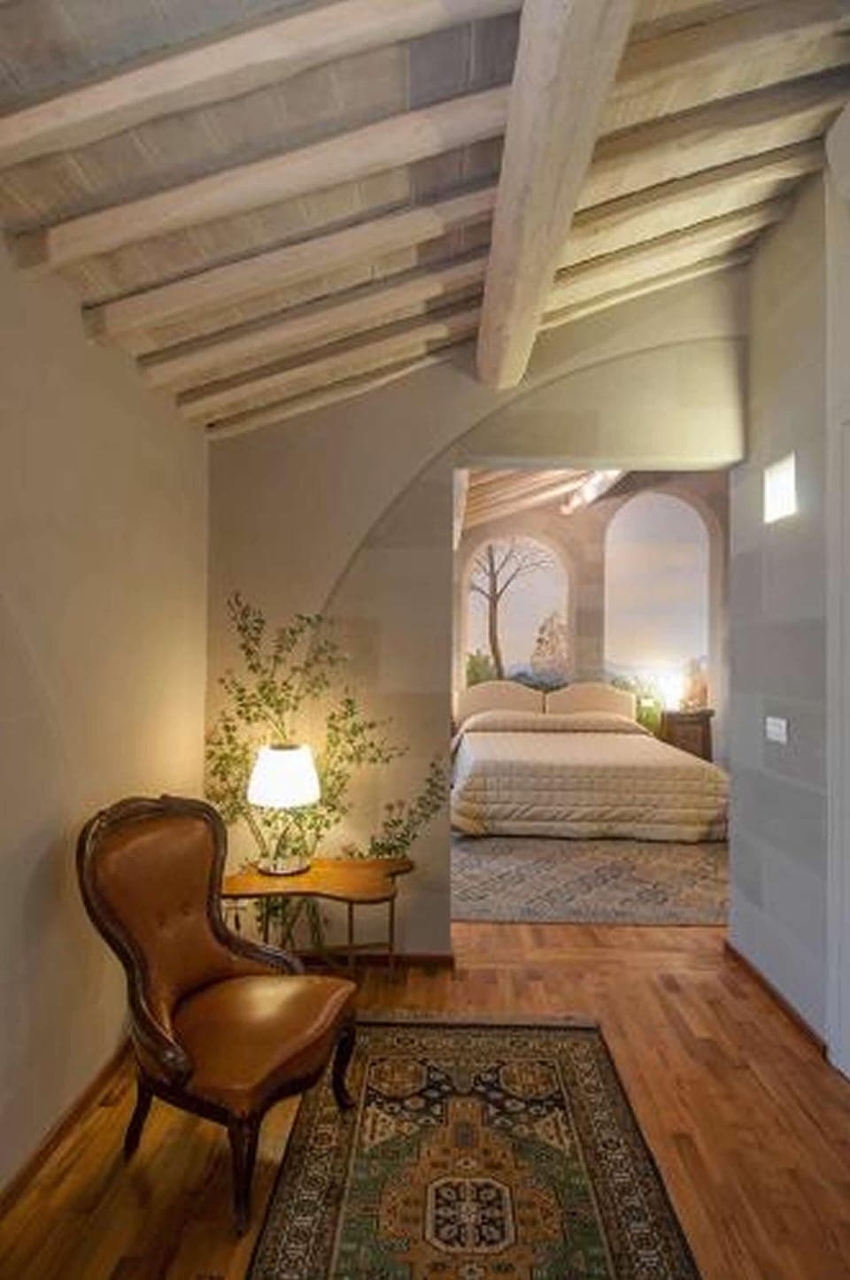 Superior Double Room | Minibar, in-room safe, desk, blackout drapes