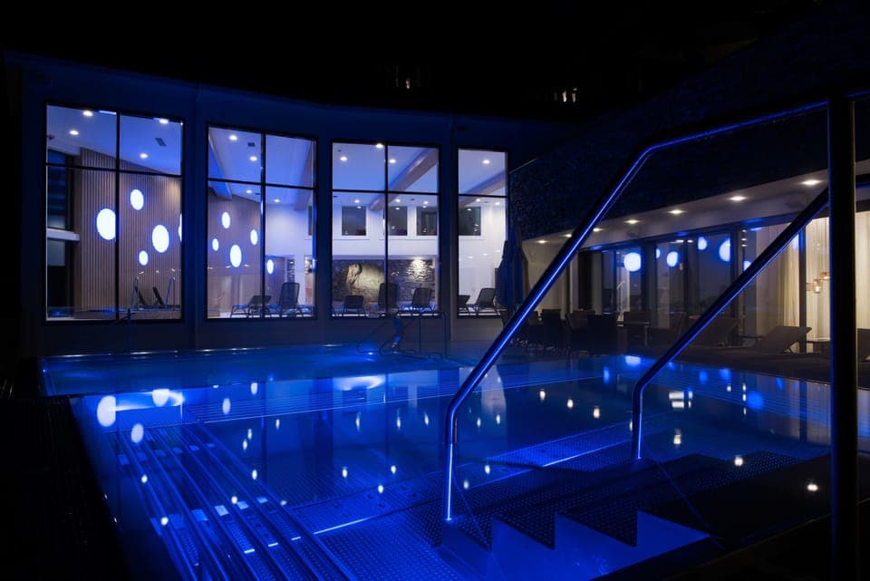 Indoor pool, outdoor pool, open 7:00 AM to 9:00 PM, pool umbrellas