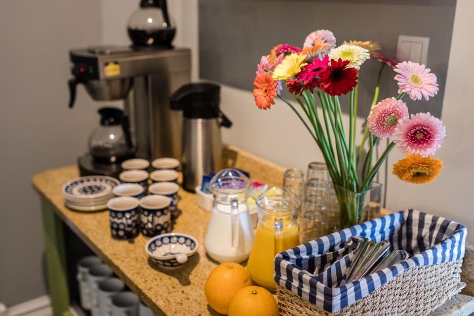 Daily buffet breakfast (PLN 45 per person)