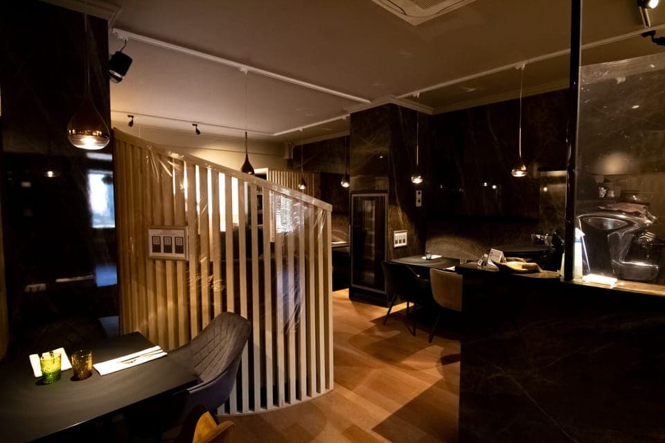 Lunch and dinner served, Italian cuisine