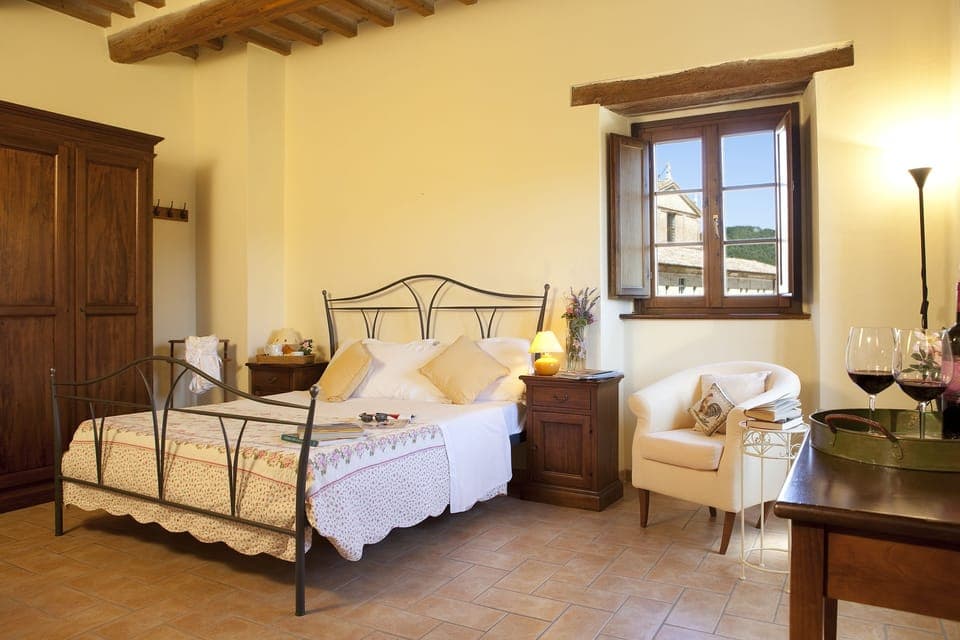 Standard Apartment | Memory foam beds, desk, cribs/infant beds, free WiFi