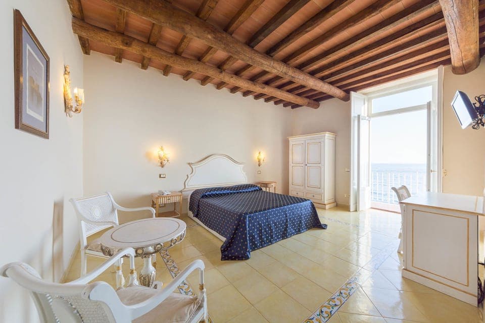 Panoramic Double Room, Sea View | Premium bedding, minibar, in-room safe, desk