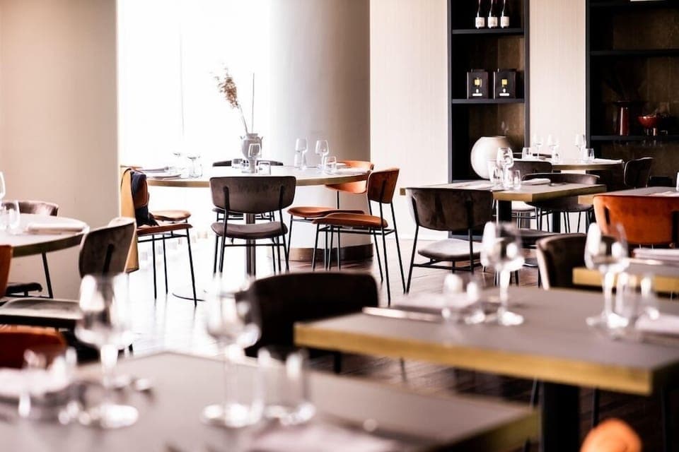 Lunch and dinner served, Italian cuisine