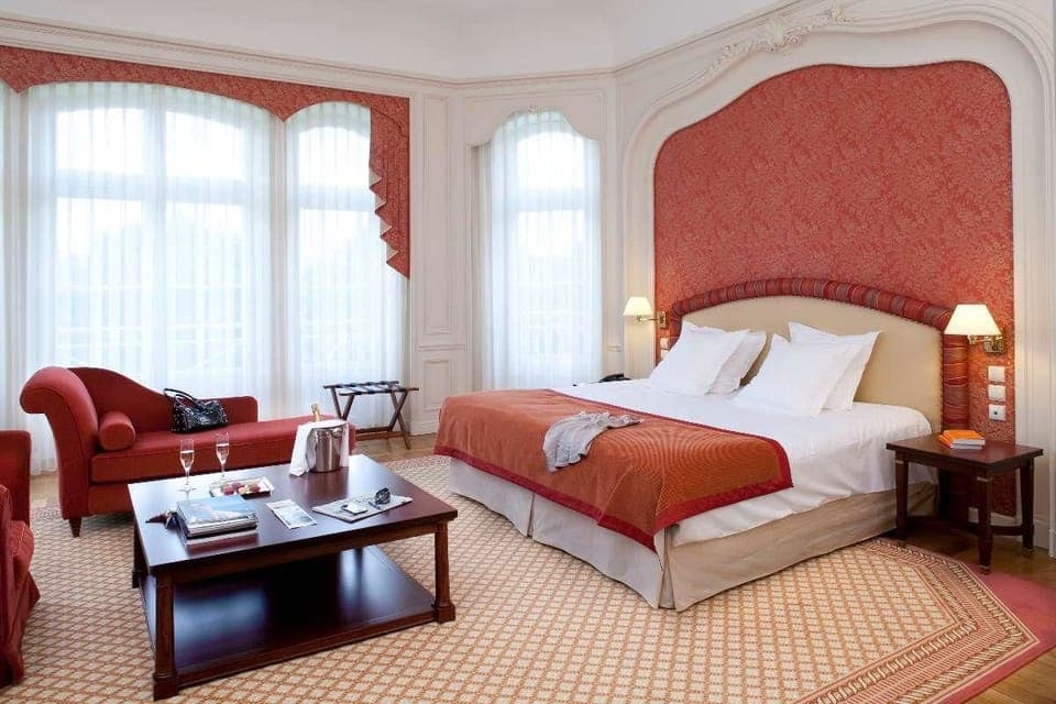 Deluxe Room | In-room safe, desk, soundproofing, rollaway beds