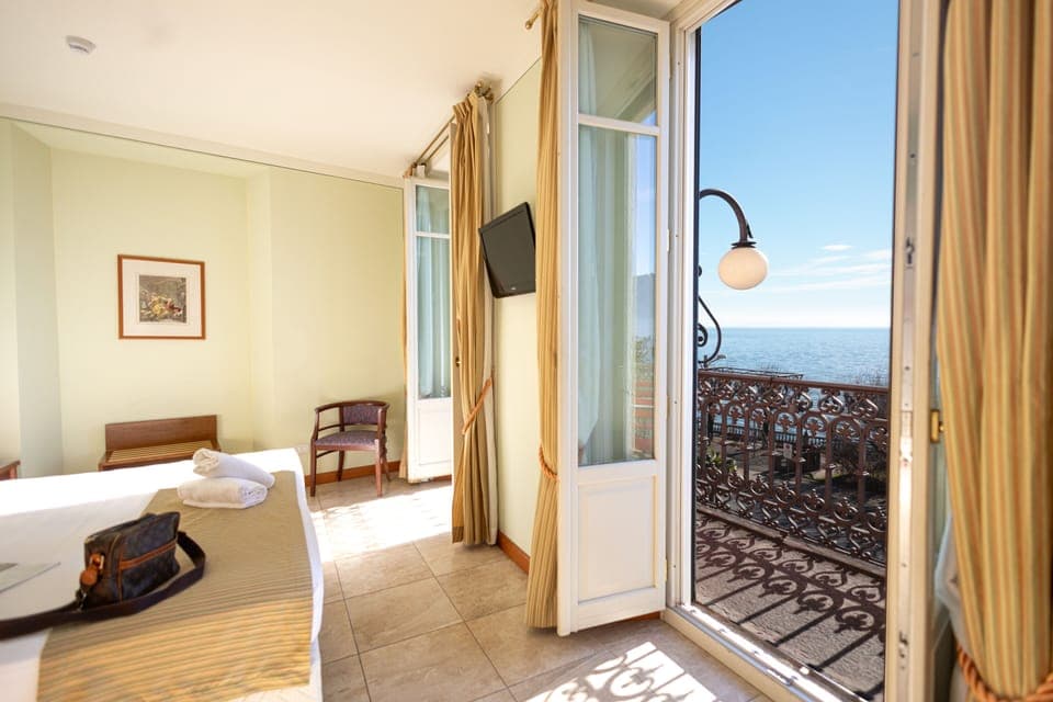 Camera Deluxe Matrimoniale/Doppia con Letti Singoli con Vista Lago | View from room