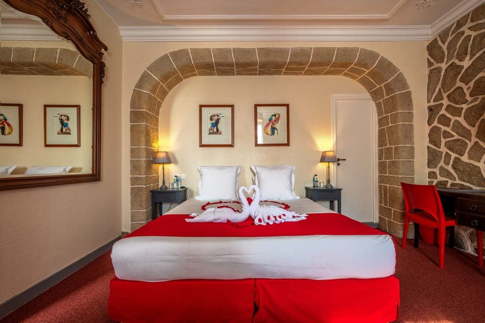 Premium Double Room | Desk, free cribs/infant beds, free WiFi