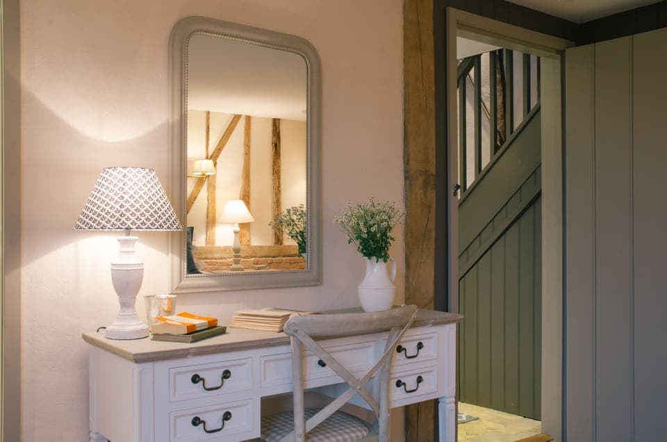 The Roost | Premium bedding, iron/ironing board, free WiFi, bed sheets