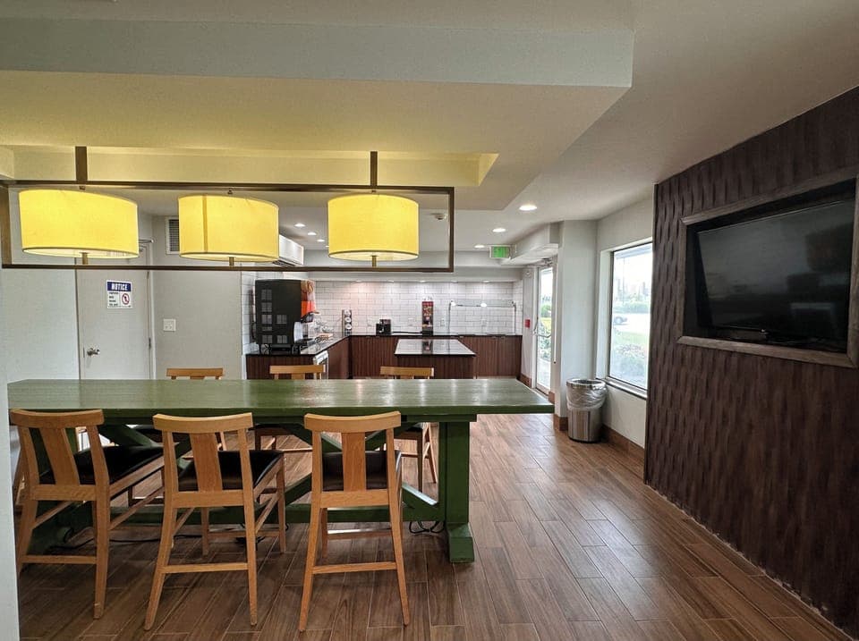 Free continental breakfast