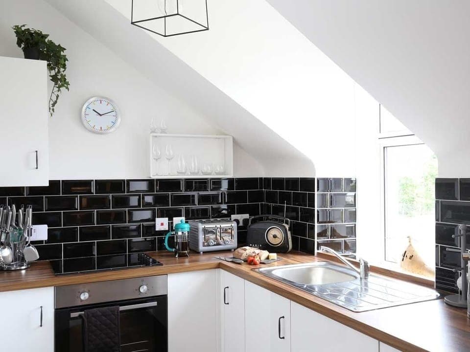 Premium Apartment, Private Bathroom, Garden View | Restaurant