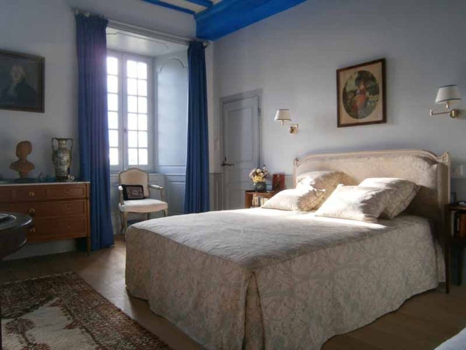 Double or Twin Room (Bleue) | Egyptian cotton sheets, premium bedding, pillowtop beds