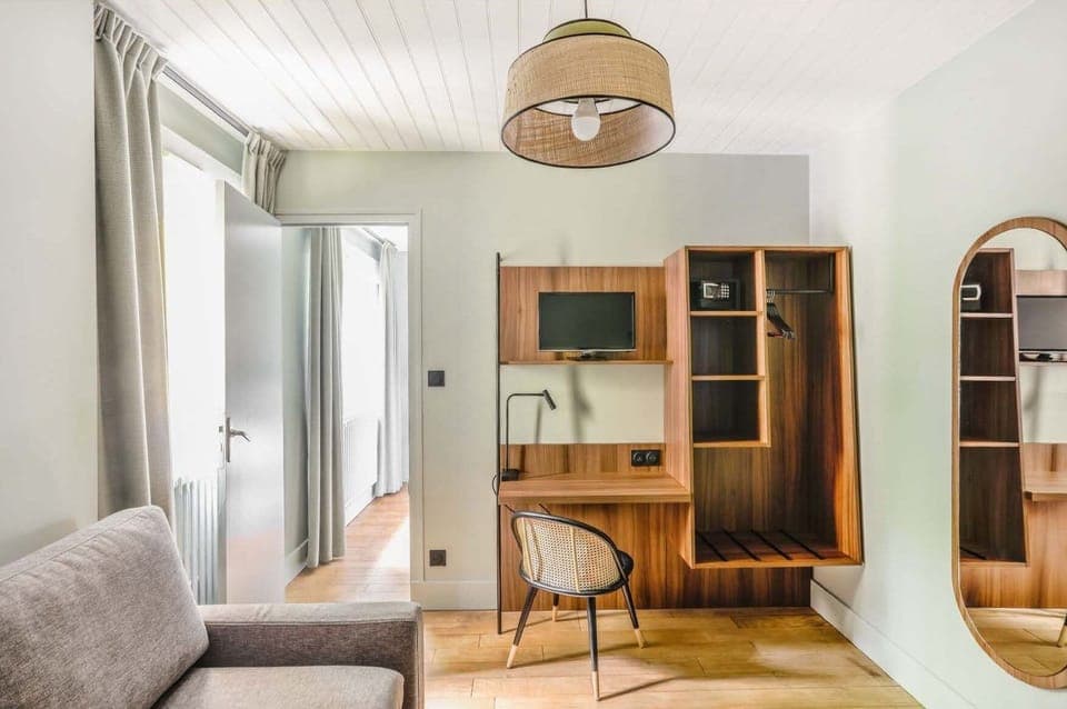 Quadruple Room | In-room safe, individually decorated, individually furnished, desk