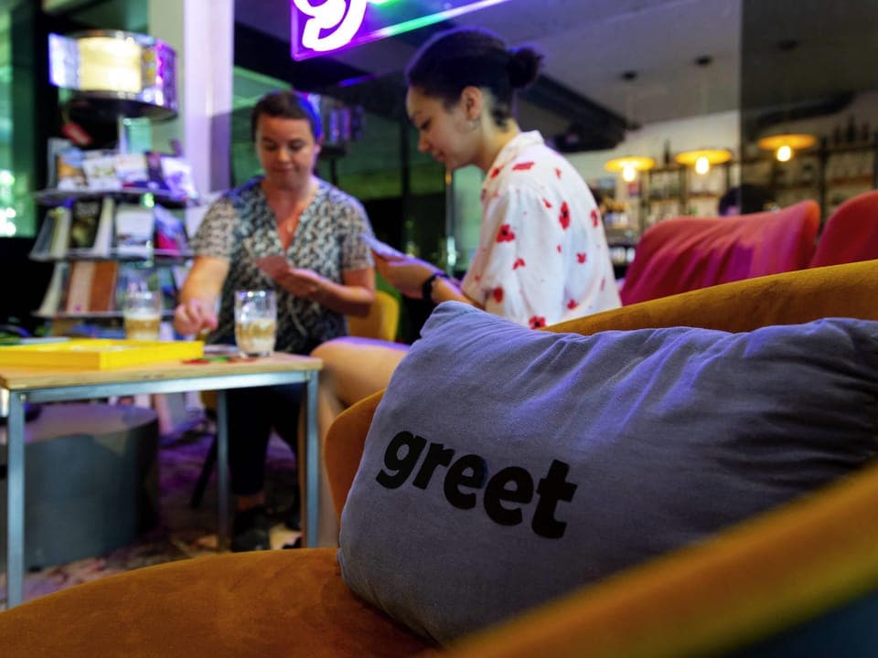 Breakfast and dinner served, French cuisine